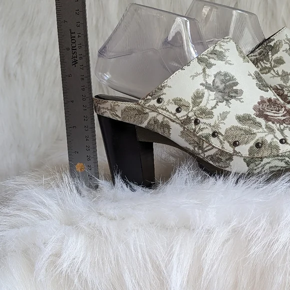 Dr. Martens Una Mules - Picture 4 of 16